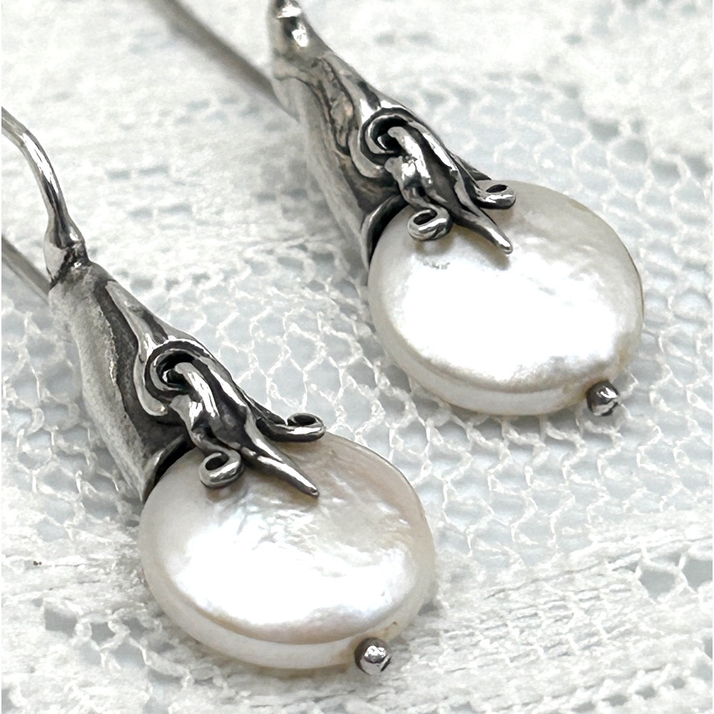 W1269 Rare Vintage Silpada 925 Sterling Silver Coin Pearl Earrings VHTF - Picture 3 of 10